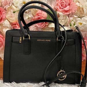 Michael Kors Black Leather Medium East West Dillon Tote w/ cross body strap